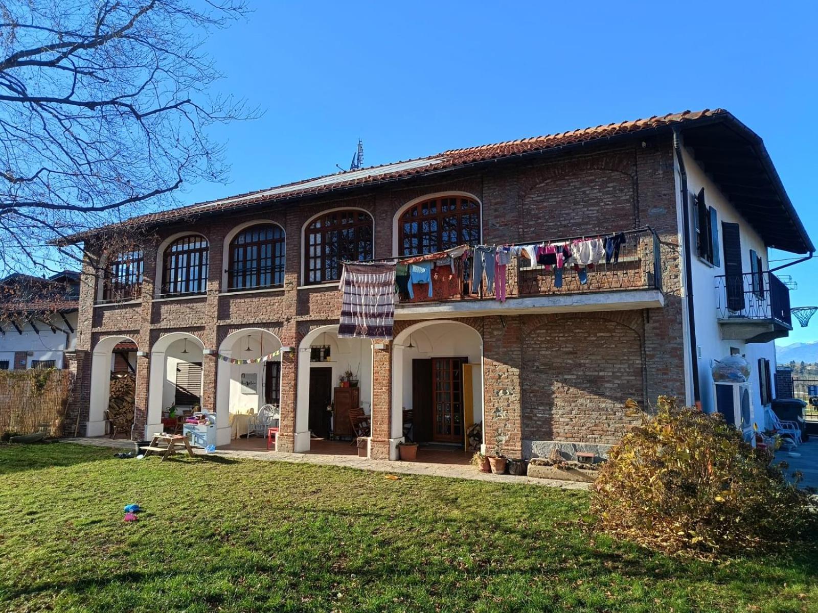 Bugygattolo Hotel Boves Bagian luar foto